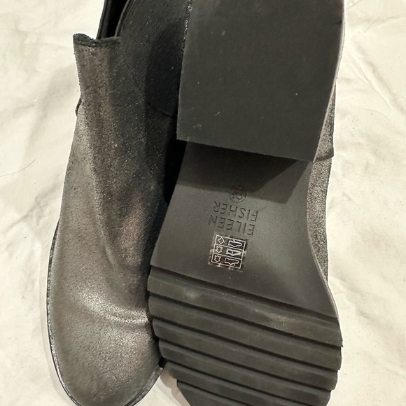 Eileen Fisher Black Metallic Dome Pull On Chunky Heel Ankle  Booties size 39.5 - Picture 2 of 5